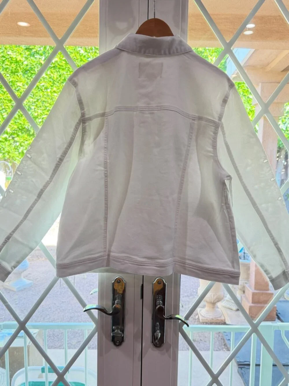🆕TWRHILL Christie Brinkley White Denim Jacket XL | Embroidered Detail - Picture 3 of 9